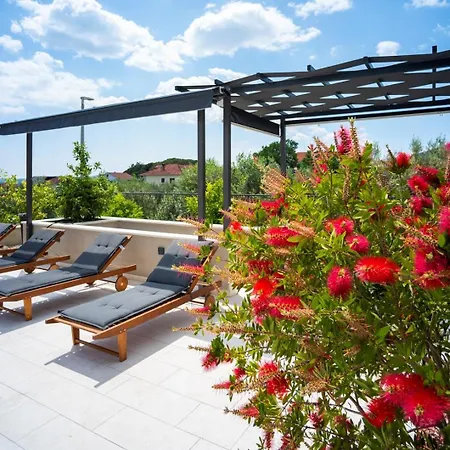 Luxury Mtg Guest house